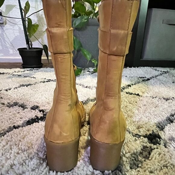 🎉HP🎉 EUC Rare Vintage Dr. Martens Boots - Picture 12 of 16